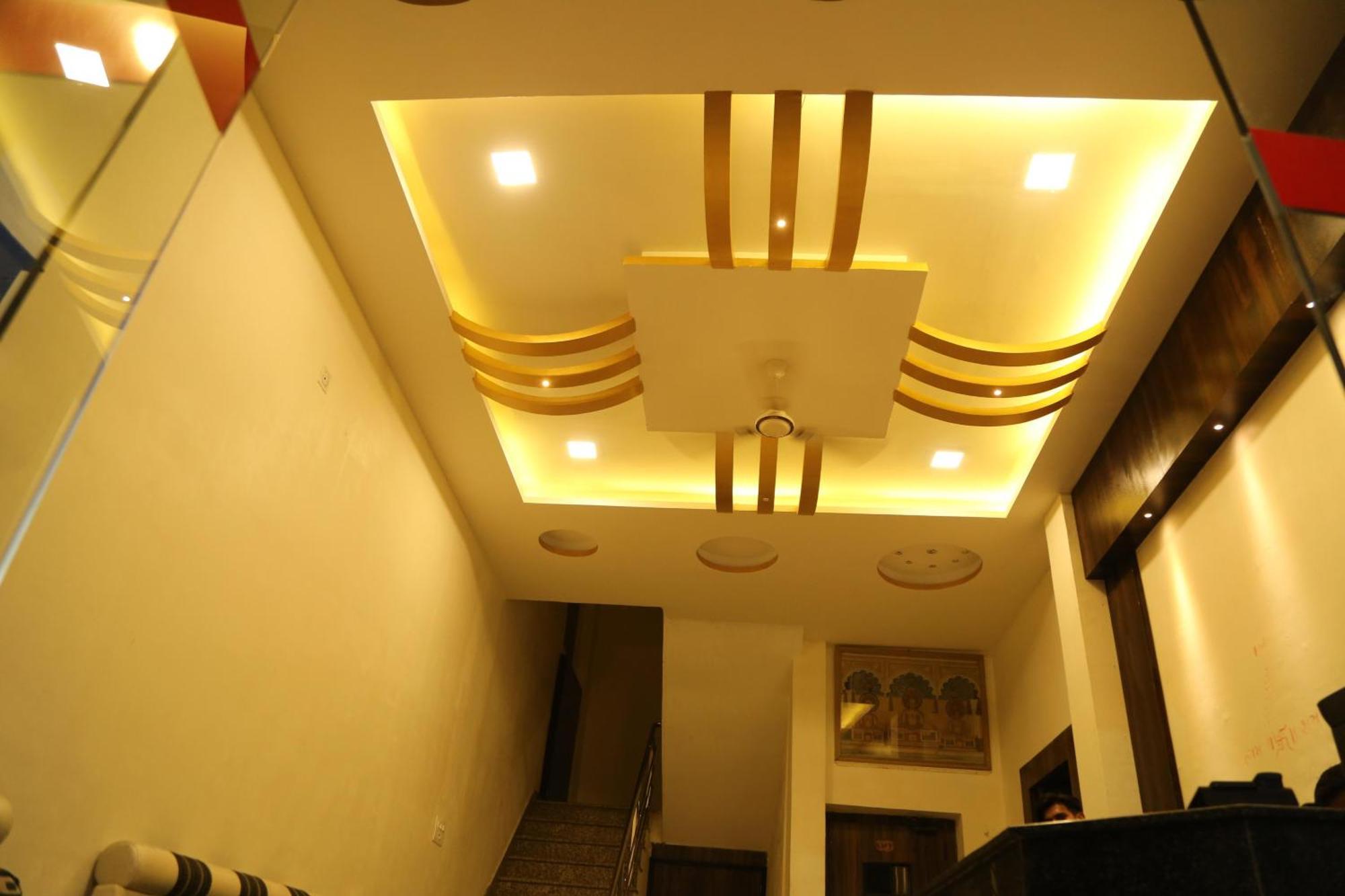 Hotel Krishna Palace Udaipur Buitenkant foto